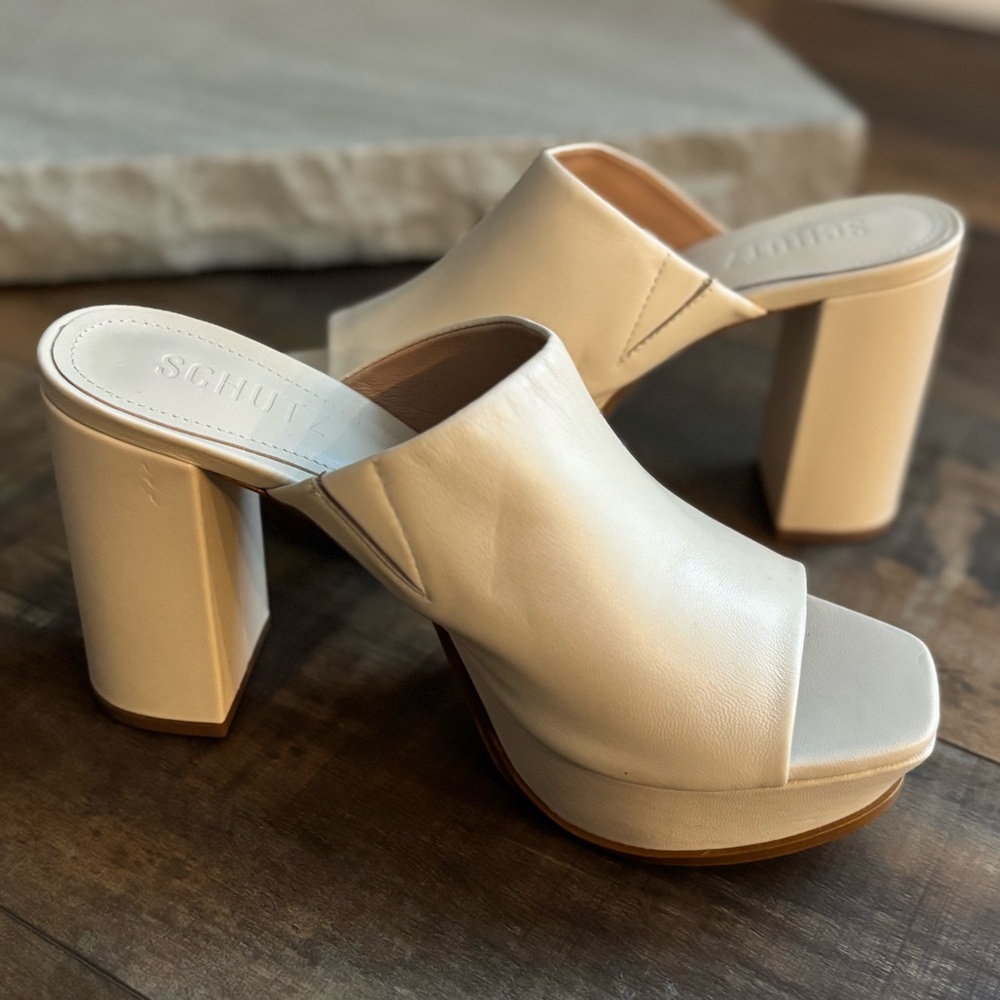 SCHUTZ Size 6.5 Nelia Eggshell Leather Platform Slip On Heel Open Toe Sandal